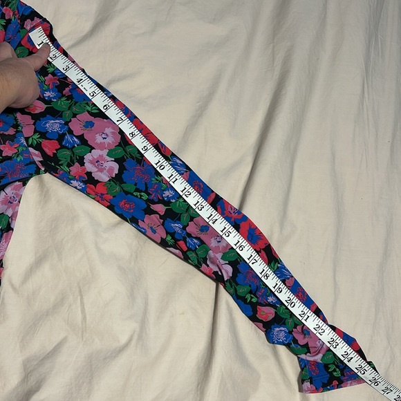 Sanctuary REVOLVE Eye Catcher V Neck Top in Jewel Garden Multicolor Floral XL - Picture 8 of 8